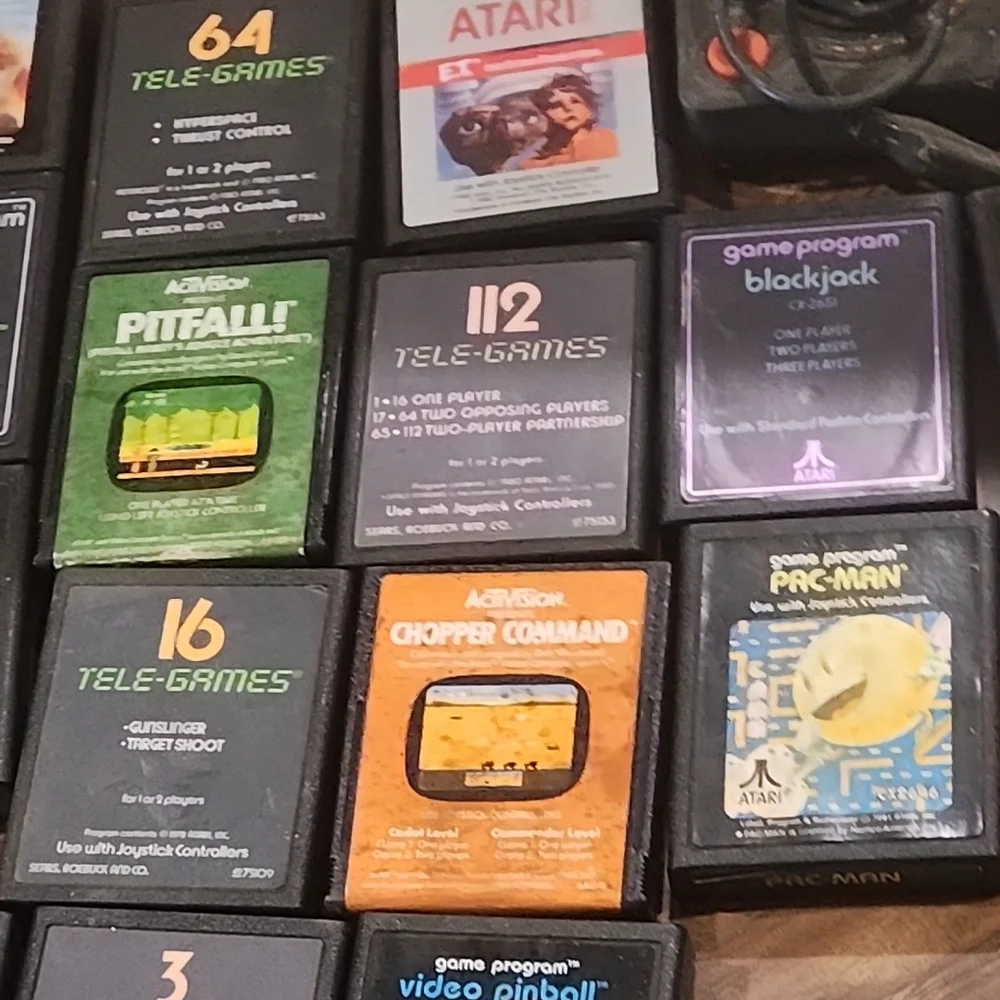 Atari‎ Video Game Cartridge Collection - Black